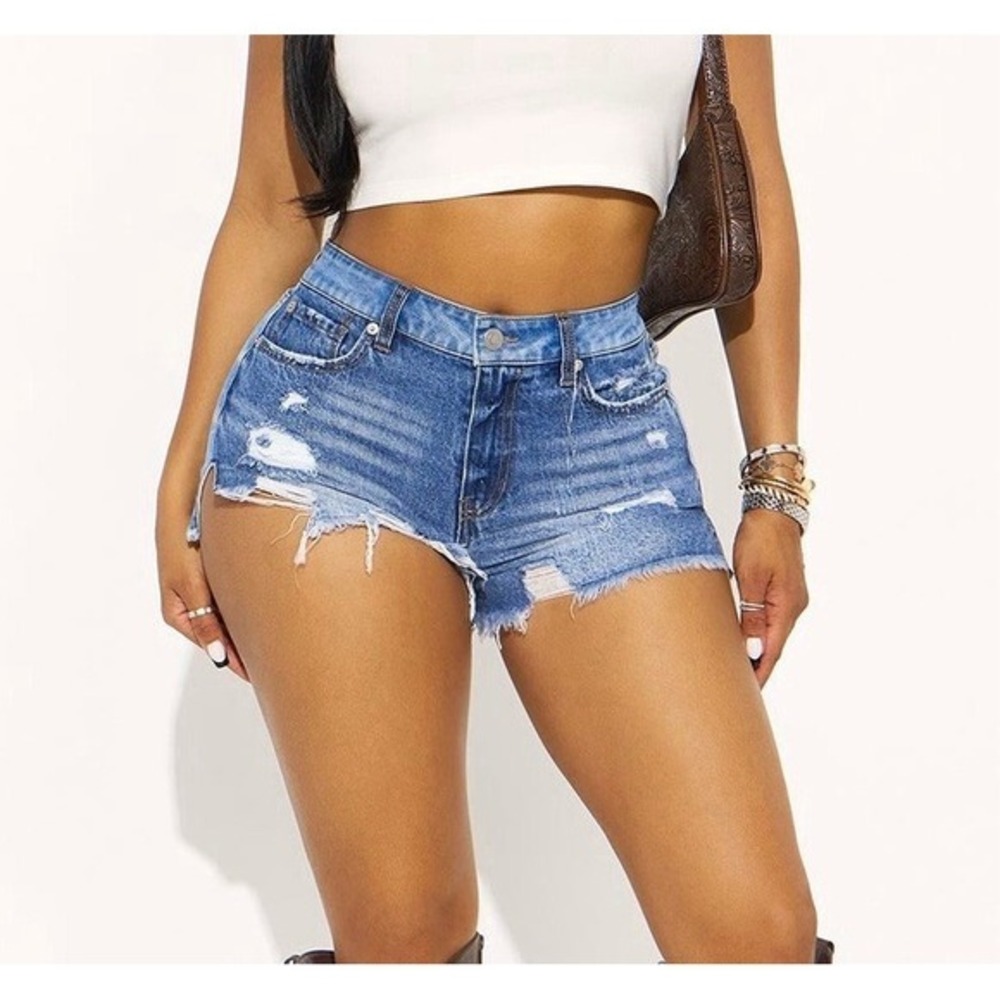 Fashion Nova Women's Juniors 5 Blue Medium Wash High Rise Cut Off Denim Shorts